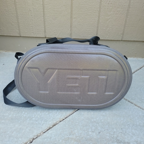 YETI Hopper Two 30 Carry Cooler Ice Chest.  Color: Gray & Blue. Shoulder Strap. - Picture 3 of 7